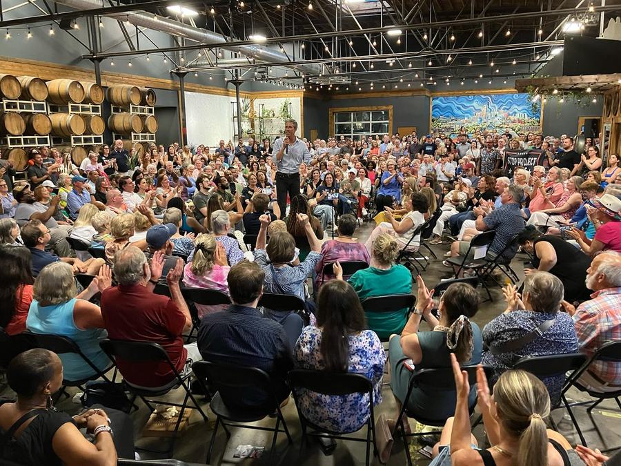 2025/07/Beto-TownHall-pic-2.jpg